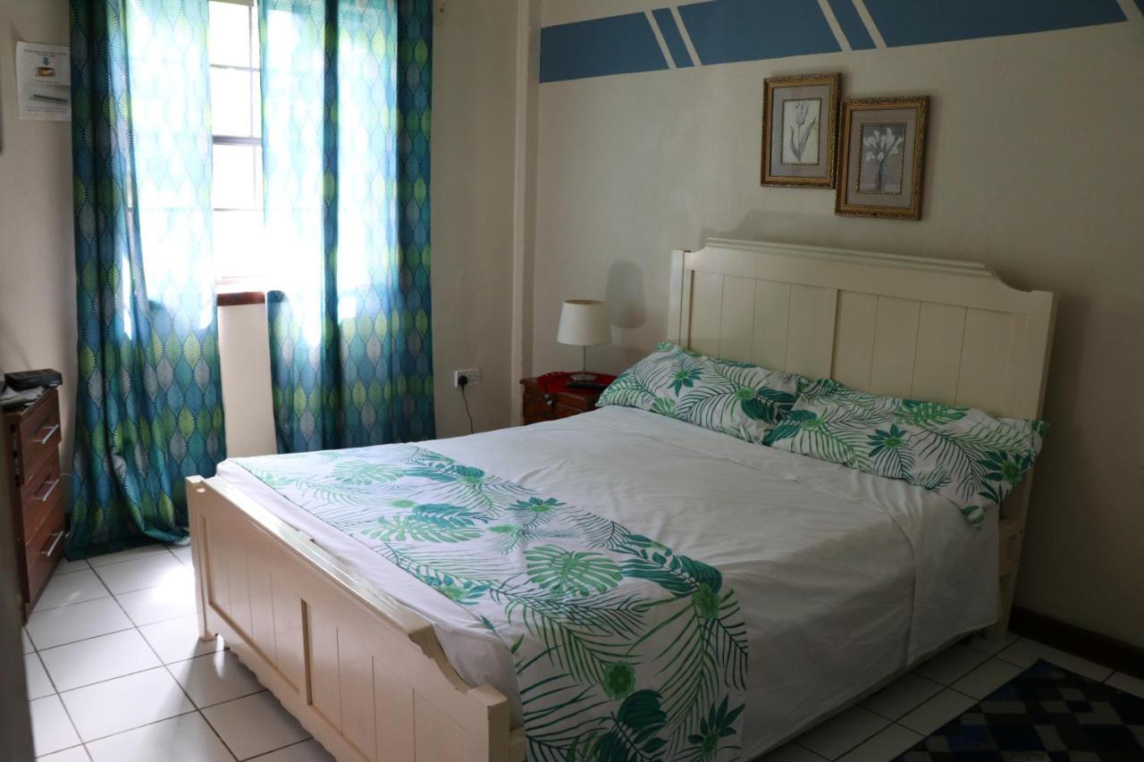 Tropical Breeze Vacation Home And Apartments Gros Islet Dış mekan fotoğraf