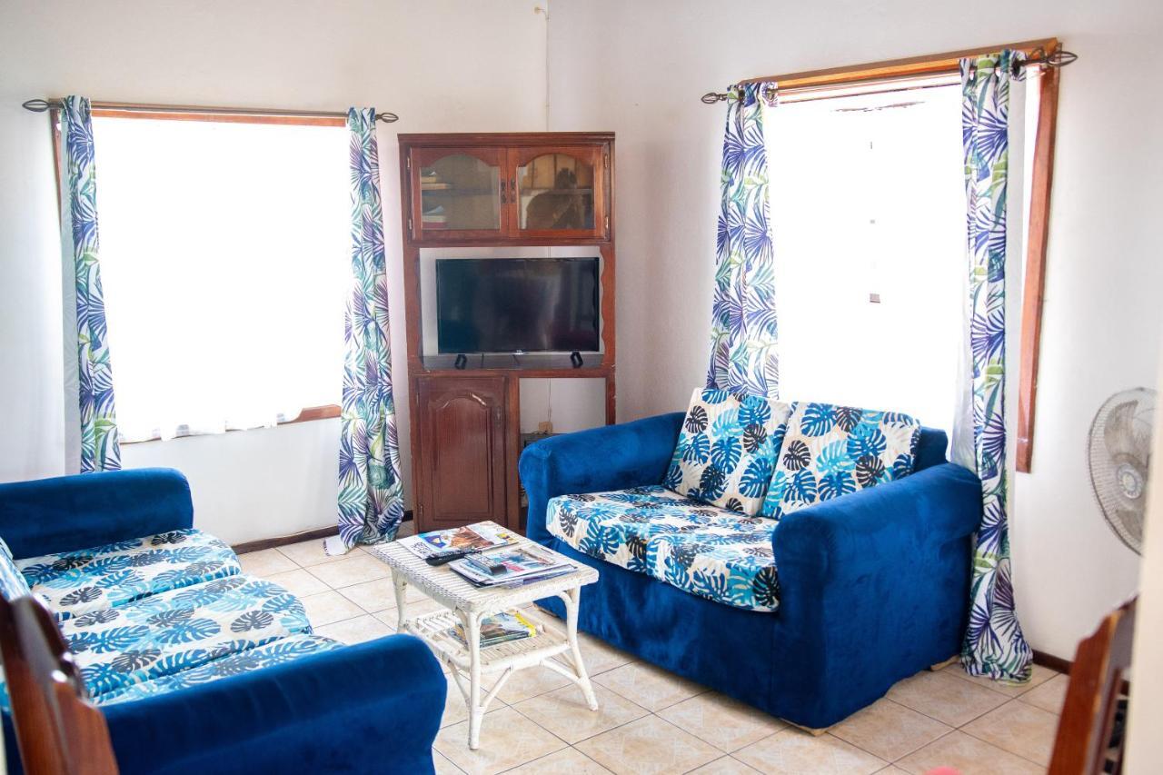 Tropical Breeze Vacation Home And Apartments Gros Islet Dış mekan fotoğraf
