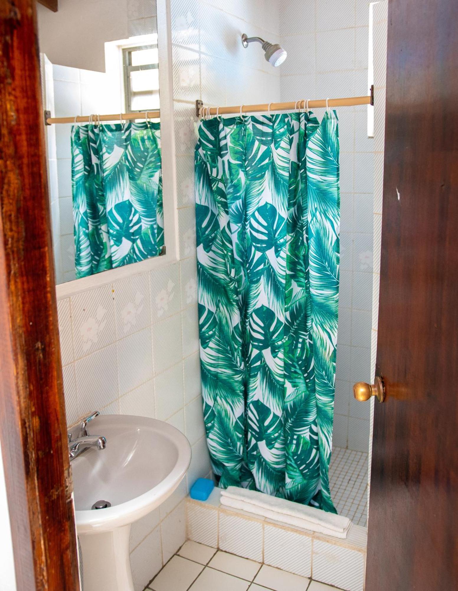 Tropical Breeze Vacation Home And Apartments Gros Islet Dış mekan fotoğraf