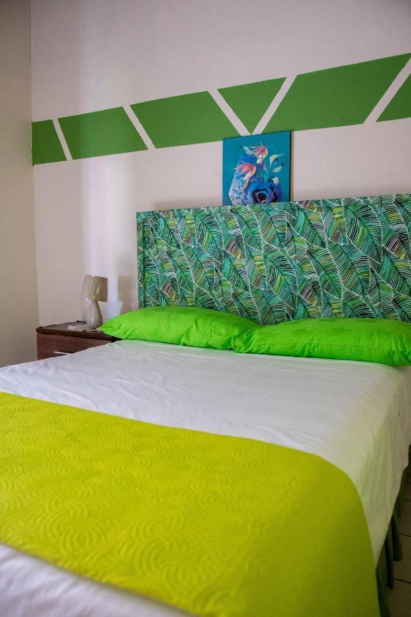 Tropical Breeze Vacation Home And Apartments Gros Islet Dış mekan fotoğraf