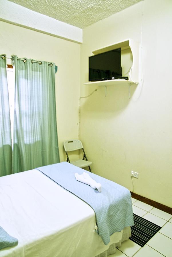 Tropical Breeze Vacation Home And Apartments Gros Islet Dış mekan fotoğraf