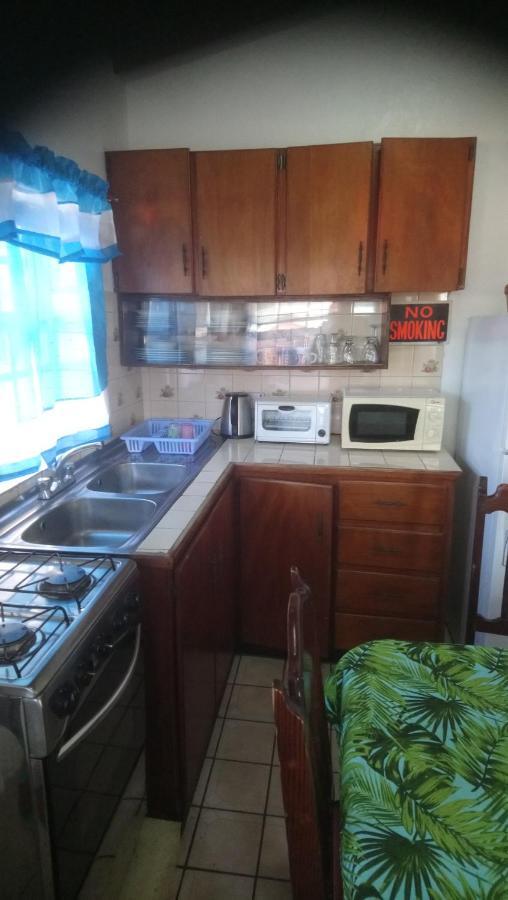 Tropical Breeze Vacation Home And Apartments Gros Islet Dış mekan fotoğraf
